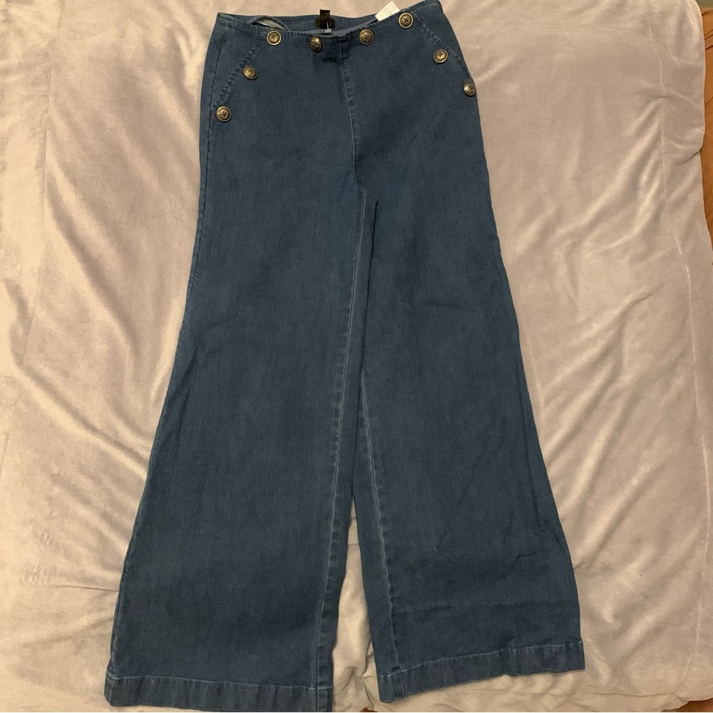 Women’s Wide Bell Bottom Blue Jeans by Gill 
Size -6